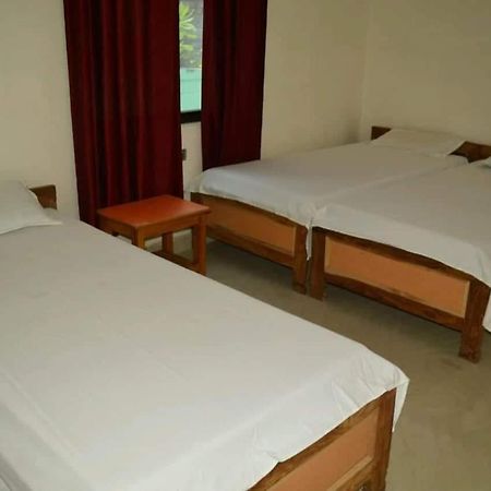 Middle Way Home Stay พุทธคยา ภายนอก รูปภาพ