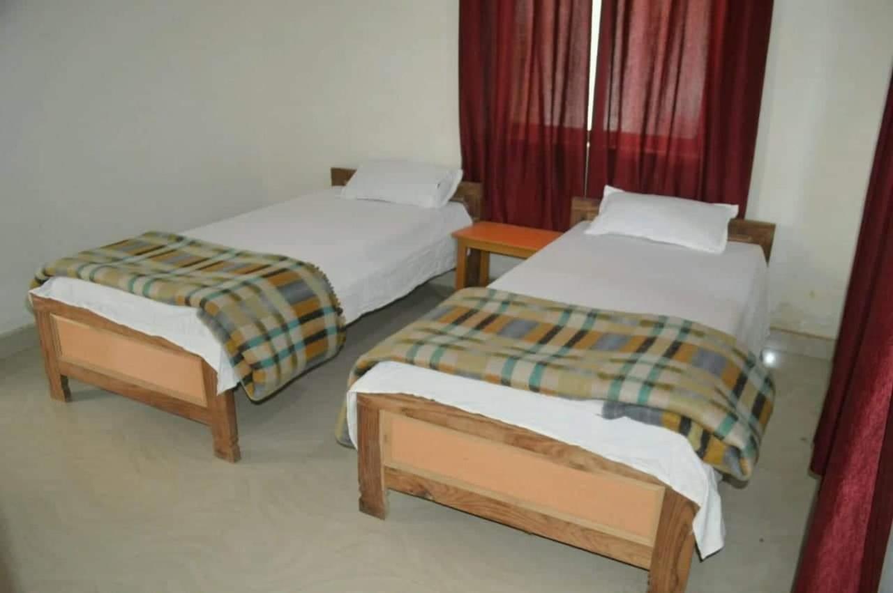 Middle Way Home Stay พุทธคยา ภายนอก รูปภาพ